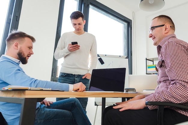 How Can SMS Alerts Enhance Communication for Shift-Based Teams?