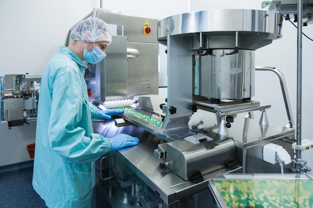 How Can Vertical Form Fill Seal Machines Revolutionize Food Packaging?